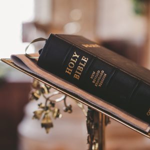 bible-blur-christ-372326 (1)